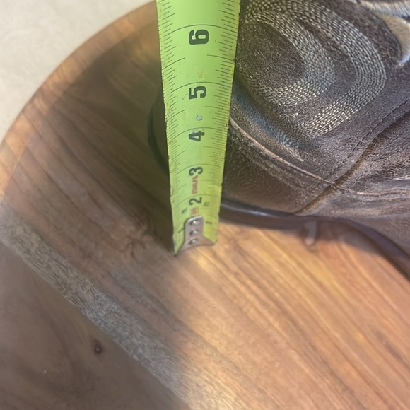 Authentic Justin - Picture 11 of 15